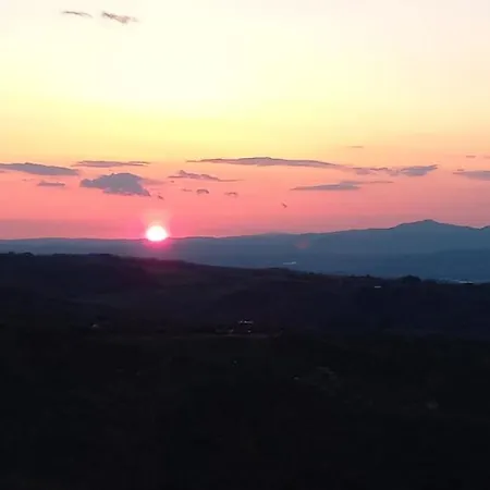 Con 2 In Borgo Medievale *